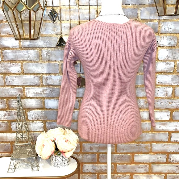 Summer & Rose Dusty Rose Madison Surplice Ribbed Crossover Knit V-Neck Sweater. - Picture 5 of 9
